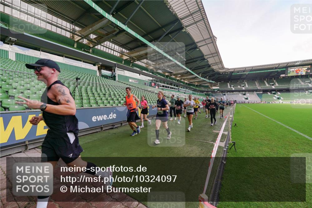 13.09.2026 - 21. swb-Marathon Bremen Michael Burmester http://msf.ph/oto/10324097 13.09.2026 13:26:34 Laufen im Stadion 186, 202, 364, 390, 530, 543, 645, 815, 818, 833, 966, 1077, 1283, 1410, 1412, 1443, 1459, 1473, 1487, 1504, 1530, 1561, 1608, 1618, 1700, 1744, 1828, 1830, 1953, 1961, 2058, 2059, 2273, 2298, 2308, 2309, 2354, 2382, 2384, 2388, 2404, 2428, 2507, 2508, 2542, 2558, 2576, 2582, 2591, 2592, 2656, 2675, 2725, 2748, 2752, 2762, 2817, 2875, 2878, 2896, 2923, 2965, 2970, 2981, 3045, 3047, 3050, 3062, 3073, 3084, 3097, 3142, 3172, 3184, 3259, 3329, 3359, 3433, 3540, 3592, 3629, 3756 meine-sportfotos.de
