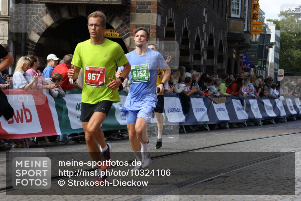 13.09.2026 - 21. swb-Marathon Bremen Strokosch-Dieckow http://msf.ph/oto/10324106 13.09.2026 13:10:38 Ziel 604, 640, 957, 1277, 3959, 5532, 8033, 8064, 8709, 384, 1385, 1498, 2347, 4023, 5066, 5155, 5168, 5314, 5387, 5648, 7115, 7136, 9659, 13248 meine-sportfotos.de