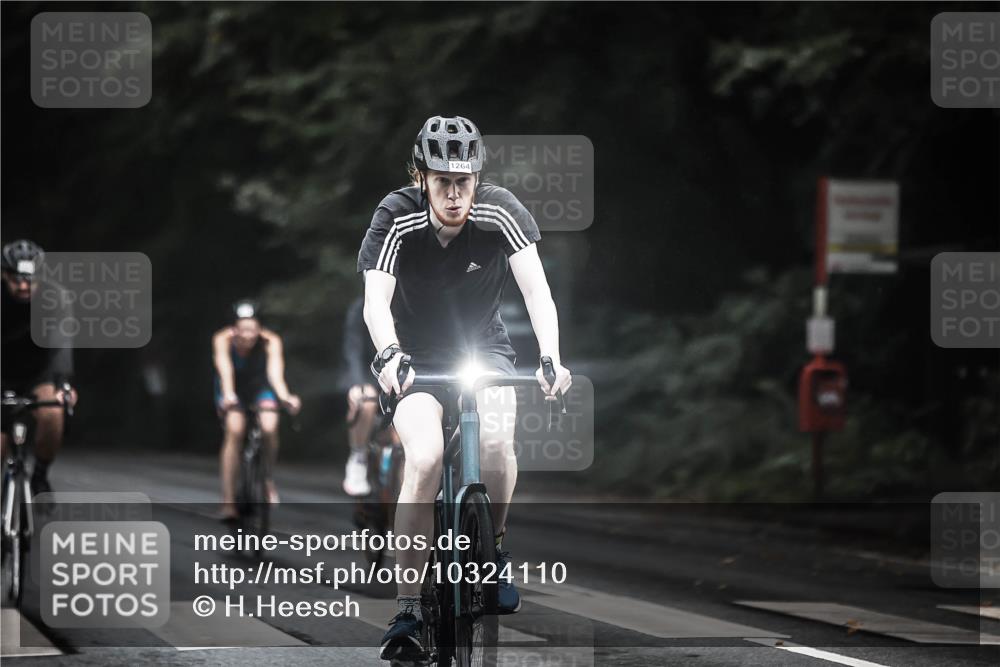 13.09.2026 - Stadtparktriathlon H.Heesch http://msf.ph/oto/10324110 13.09.2026 12:41:41 Radfahren 1058, 1085, 1086, 1094, 1243, 1249, 1264 meine-sportfotos.de