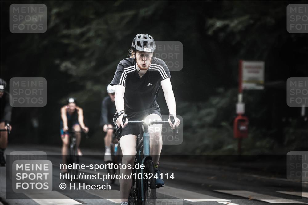 13.09.2026 - Stadtparktriathlon H.Heesch http://msf.ph/oto/10324114 13.09.2026 12:41:41 Radfahren 1058, 1085, 1086, 1094, 1243, 1249, 1264 meine-sportfotos.de