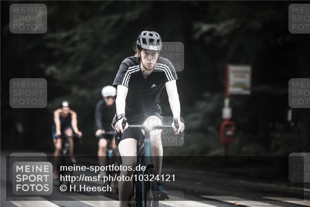 13.09.2026 - Stadtparktriathlon H.Heesch http://msf.ph/oto/10324121 13.09.2026 12:41:41 Radfahren 1058, 1085, 1086, 1094, 1243, 1249, 1264 meine-sportfotos.de