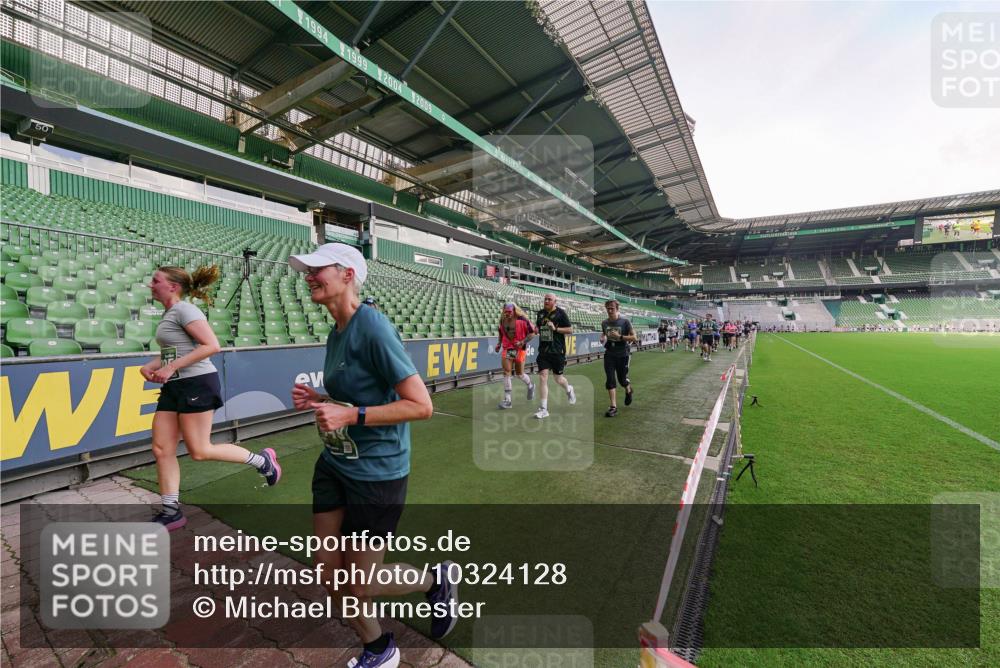 13.09.2026 - 21. swb-Marathon Bremen Michael Burmester http://msf.ph/oto/10324128 13.09.2026 13:26:38 Laufen im Stadion 186, 202, 364, 390, 530, 543, 645, 815, 818, 833, 966, 1077, 1283, 1410, 1412, 1443, 1459, 1473, 1487, 1530, 1561, 1608, 1618, 1700, 1744, 1828, 1953, 1961, 2058, 2059, 2273, 2298, 2308, 2309, 2354, 2382, 2384, 2388, 2404, 2428, 2507, 2508, 2542, 2558, 2576, 2582, 2591, 2592, 2656, 2675, 2725, 2748, 2752, 2762, 2817, 2875, 2878, 2896, 2923, 2965, 2970, 2981, 3045, 3047, 3050, 3062, 3073, 3084, 3097, 3172, 3184, 3259, 3329, 3359, 3433, 3540, 3592, 3629, 3756 meine-sportfotos.de