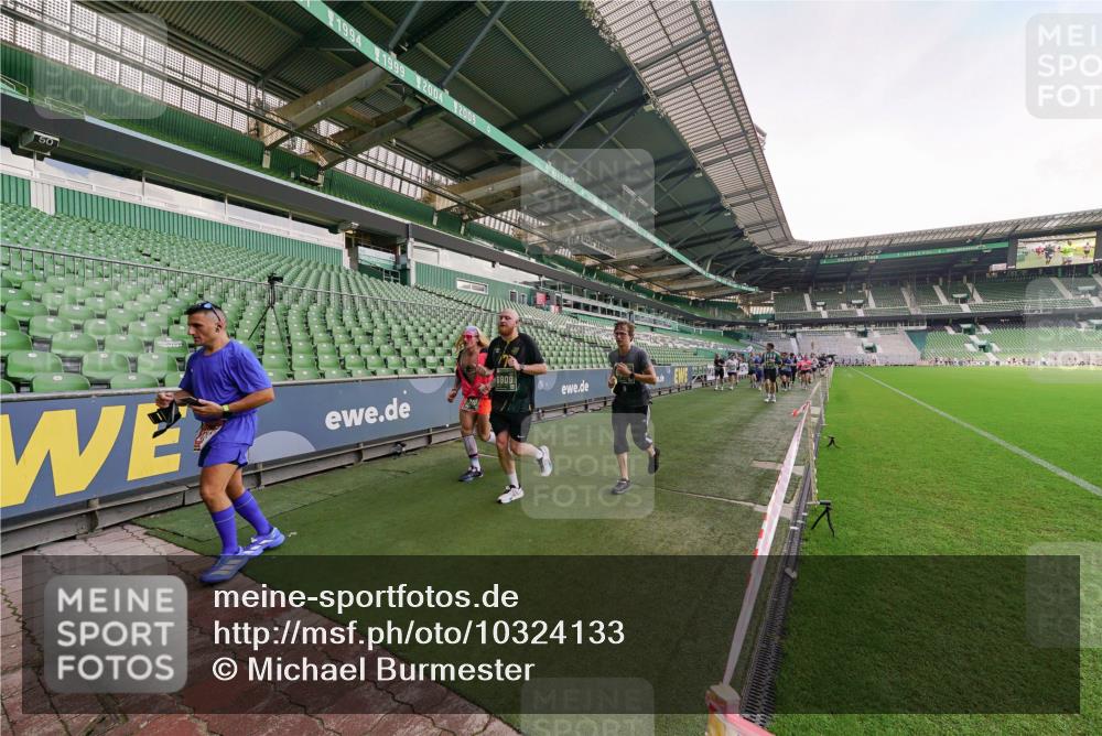 13.09.2026 - 21. swb-Marathon Bremen Michael Burmester http://msf.ph/oto/10324133 13.09.2026 13:26:39 Laufen im Stadion 186, 202, 364, 390, 530, 543, 645, 815, 818, 833, 966, 1077, 1283, 1410, 1412, 1443, 1459, 1473, 1487, 1530, 1561, 1608, 1618, 1700, 1744, 1828, 1953, 1961, 2058, 2059, 2273, 2298, 2308, 2309, 2382, 2384, 2388, 2404, 2428, 2507, 2508, 2542, 2558, 2576, 2582, 2591, 2592, 2656, 2675, 2725, 2748, 2752, 2762, 2817, 2875, 2878, 2923, 2965, 2970, 2981, 3045, 3047, 3050, 3062, 3073, 3084, 3097, 3172, 3184, 3259, 3329, 3359, 3433, 3540, 3592, 3629, 3756 meine-sportfotos.de