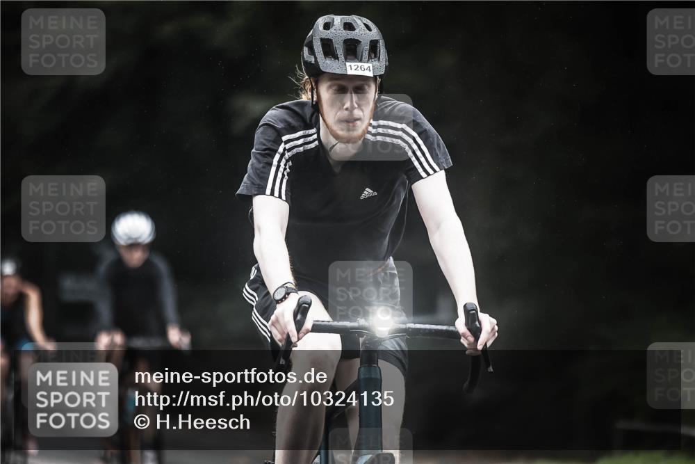13.09.2026 - Stadtparktriathlon H.Heesch http://msf.ph/oto/10324135 13.09.2026 12:41:42 Radfahren 1058, 1085, 1086, 1094, 1243, 1249, 1264 meine-sportfotos.de