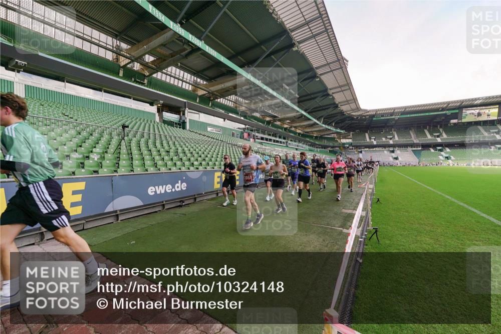 13.09.2026 - 21. swb-Marathon Bremen Michael Burmester http://msf.ph/oto/10324148 13.09.2026 13:26:45 Laufen im Stadion 186, 202, 357, 364, 390, 530, 543, 645, 833, 966, 1077, 1283, 1410, 1412, 1443, 1459, 1473, 1487, 1530, 1608, 1618, 1700, 1744, 1769, 1828, 1953, 1961, 2058, 2273, 2298, 2308, 2309, 2382, 2384, 2388, 2404, 2428, 2507, 2508, 2542, 2558, 2576, 2582, 2591, 2592, 2656, 2675, 2725, 2748, 2762, 2817, 2875, 2878, 2923, 2965, 2970, 2981, 3045, 3047, 3050, 3062, 3073, 3084, 3097, 3172, 3184, 3219, 3359, 3433, 3540, 3592, 3629, 3756, 3907, 3978 meine-sportfotos.de