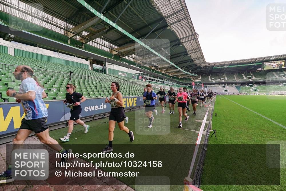 13.09.2026 - 21. swb-Marathon Bremen Michael Burmester http://msf.ph/oto/10324158 13.09.2026 13:26:46 Laufen im Stadion 186, 202, 357, 364, 390, 530, 543, 597, 645, 833, 966, 1077, 1283, 1410, 1412, 1443, 1459, 1473, 1487, 1530, 1608, 1618, 1700, 1744, 1769, 1828, 1953, 1961, 2058, 2273, 2298, 2308, 2309, 2382, 2384, 2388, 2404, 2428, 2507, 2508, 2542, 2558, 2576, 2582, 2591, 2592, 2656, 2675, 2725, 2748, 2762, 2817, 2875, 2878, 2923, 2965, 2970, 2981, 3045, 3047, 3050, 3062, 3073, 3084, 3097, 3172, 3184, 3219, 3359, 3433, 3540, 3592, 3629, 3756, 3907, 3978 meine-sportfotos.de