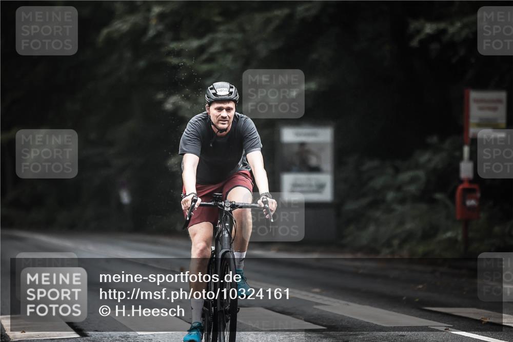 13.09.2026 - Stadtparktriathlon H.Heesch http://msf.ph/oto/10324161 13.09.2026 12:41:45 Radfahren 1058, 1085, 1094, 1145, 1243, 1249, 1264 meine-sportfotos.de