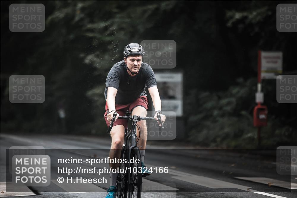 13.09.2026 - Stadtparktriathlon H.Heesch http://msf.ph/oto/10324166 13.09.2026 12:41:45 Radfahren 1058, 1085, 1094, 1145, 1243, 1249, 1264 meine-sportfotos.de