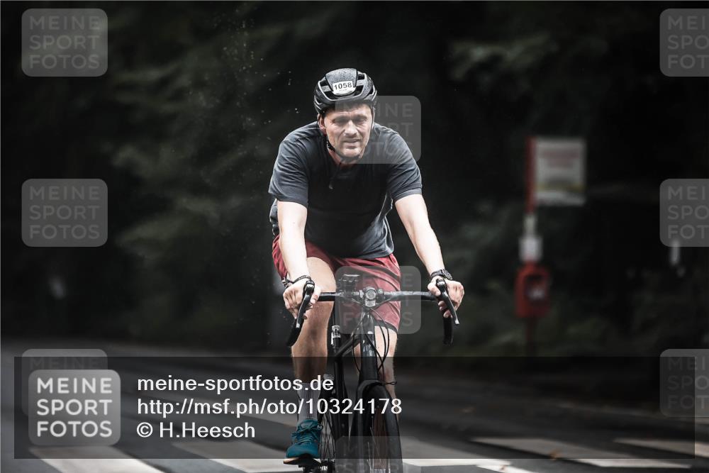 13.09.2026 - Stadtparktriathlon H.Heesch http://msf.ph/oto/10324178 13.09.2026 12:41:45 Radfahren 1058, 1085, 1094, 1145, 1243, 1249, 1264 meine-sportfotos.de