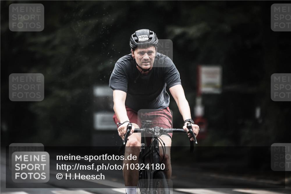 13.09.2026 - Stadtparktriathlon H.Heesch http://msf.ph/oto/10324180 13.09.2026 12:41:45 Radfahren 1058, 1085, 1094, 1145, 1243, 1249, 1264 meine-sportfotos.de