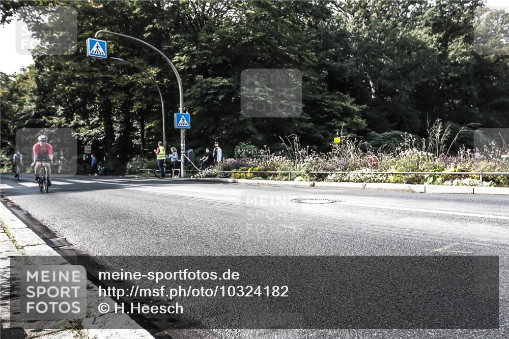13.09.2026 - Stadtparktriathlon H.Heesch http://msf.ph/oto/10324182 13.09.2026 11:27:54 Radfahren 633, 641, 702, 706, 716, 731 meine-sportfotos.de