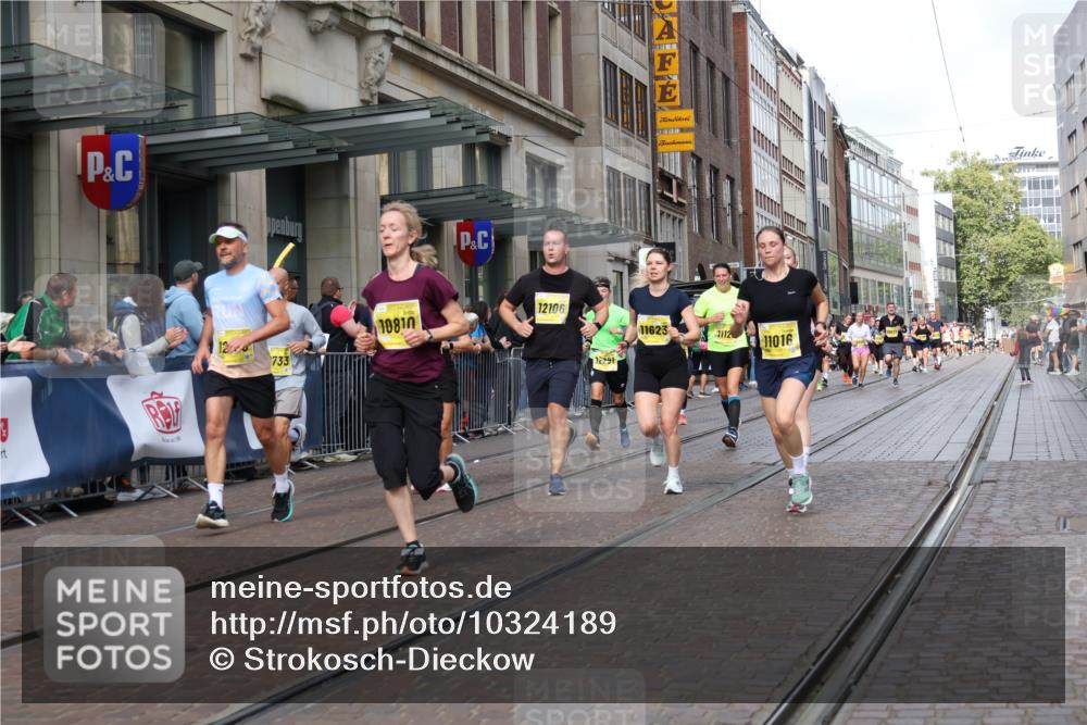 13.09.2026 - 21. swb-Marathon Bremen Strokosch-Dieckow http://msf.ph/oto/10324189 13.09.2026 11:00:12 Ziel 10144, 10263, 10272, 10275, 10306, 10369, 10677, 10801, 10810, 11045, 11126, 11129, 11162, 11180, 11547, 11556, 11623, 11687, 11708, 11769, 11838, 12018, 12105, 12106, 12190, 12291, 12394, 12430, 12530, 12531, 10175, 10691, 10758, 10867, 11016, 11071, 11158, 11159, 11160, 11250, 11259, 11427, 11445, 11453, 11524, 11525, 11528, 11587, 11588, 11589, 11637, 11879, 11904, 11907, 12123, 12190, 12238, 12239, 12274, 12352 meine-sportfotos.de