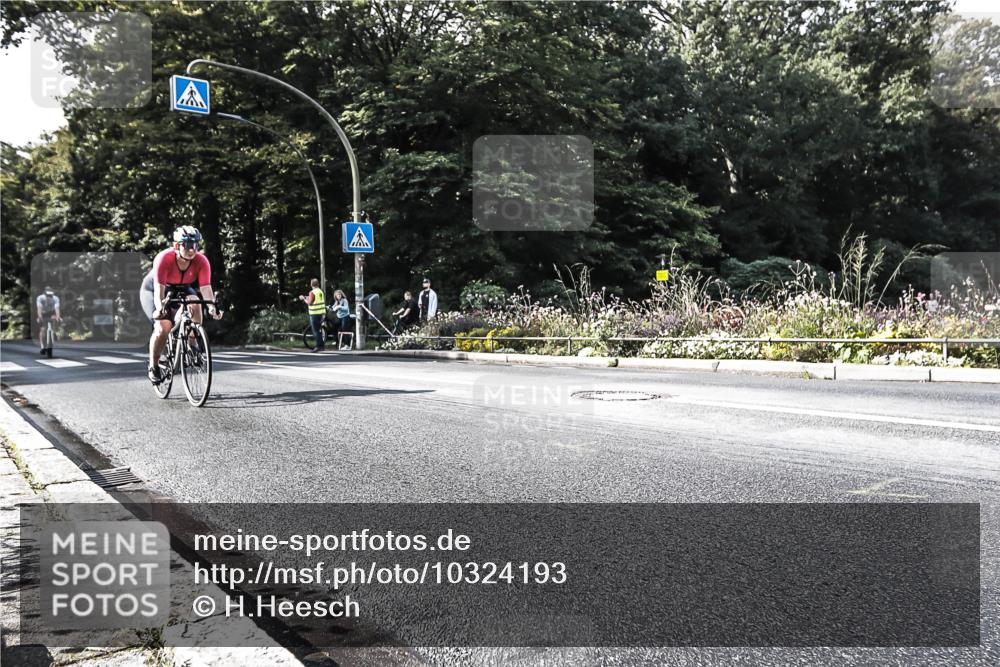 13.09.2026 - Stadtparktriathlon H.Heesch http://msf.ph/oto/10324193 13.09.2026 11:27:55 Radfahren 633, 641, 706, 716, 731 meine-sportfotos.de