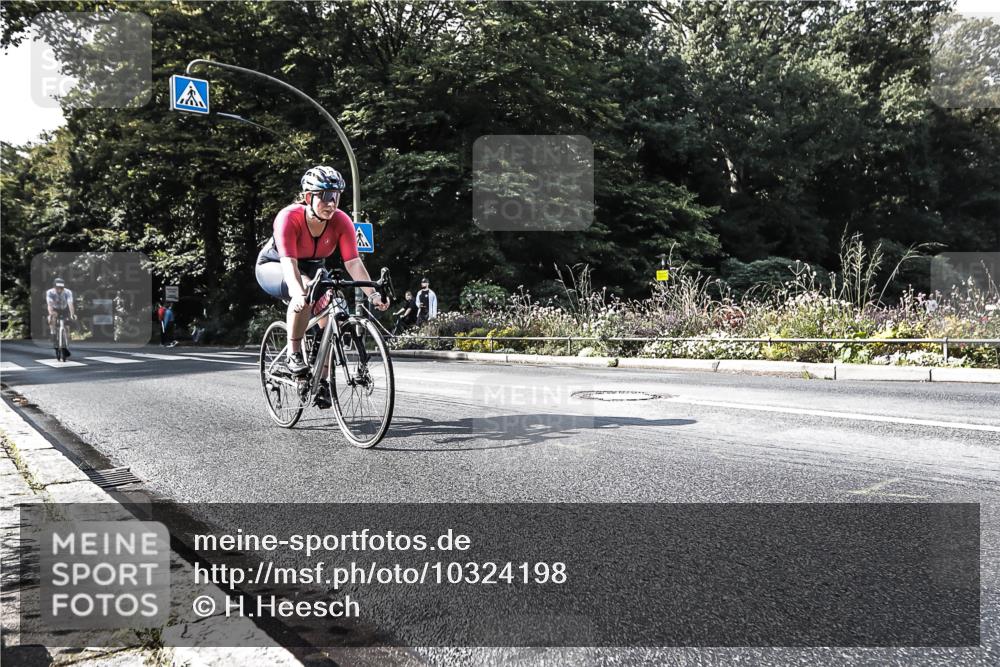 13.09.2026 - Stadtparktriathlon H.Heesch http://msf.ph/oto/10324198 13.09.2026 11:27:55 Radfahren 633, 641, 706, 716, 731 meine-sportfotos.de