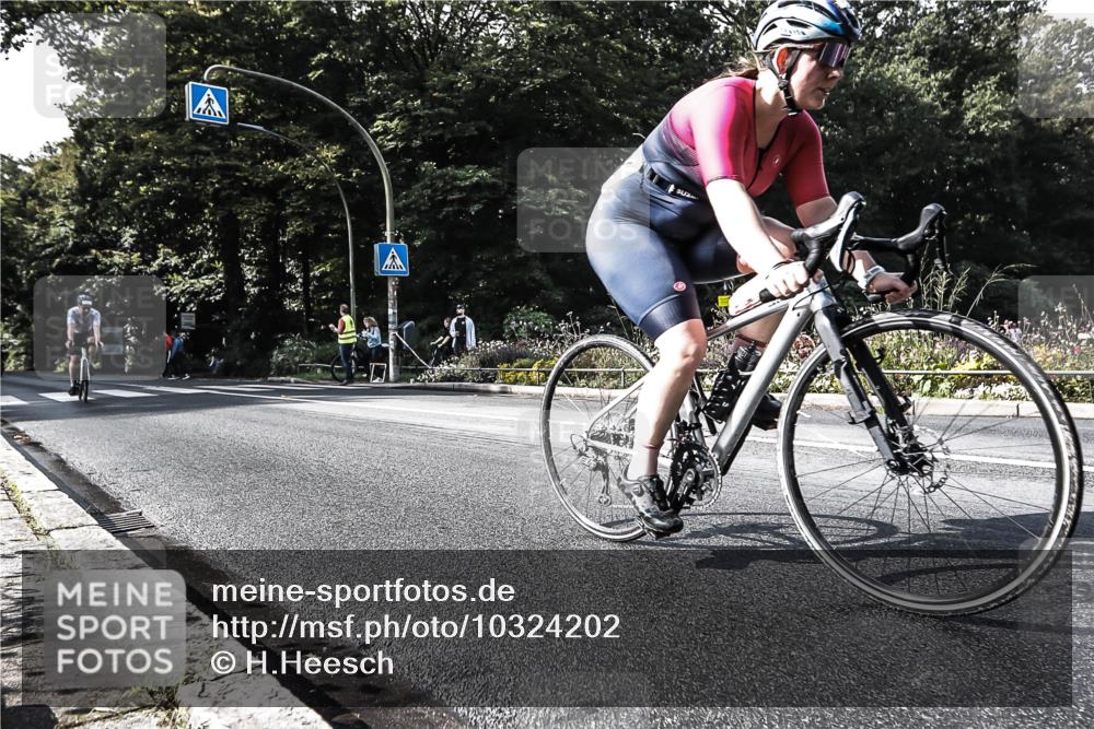 13.09.2026 - Stadtparktriathlon H.Heesch http://msf.ph/oto/10324202 13.09.2026 11:27:56 Radfahren 633, 706, 716, 731 meine-sportfotos.de