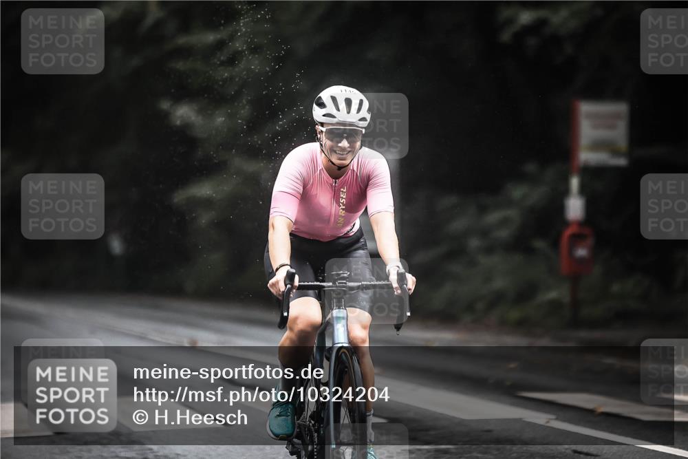 13.09.2026 - Stadtparktriathlon H.Heesch http://msf.ph/oto/10324204 13.09.2026 12:41:50 Radfahren 1058, 1145, 1147, 1234 meine-sportfotos.de