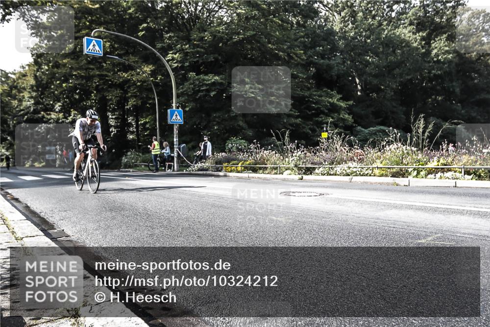 13.09.2026 - Stadtparktriathlon H.Heesch http://msf.ph/oto/10324212 13.09.2026 11:27:56 Radfahren 633, 706, 716, 731 meine-sportfotos.de