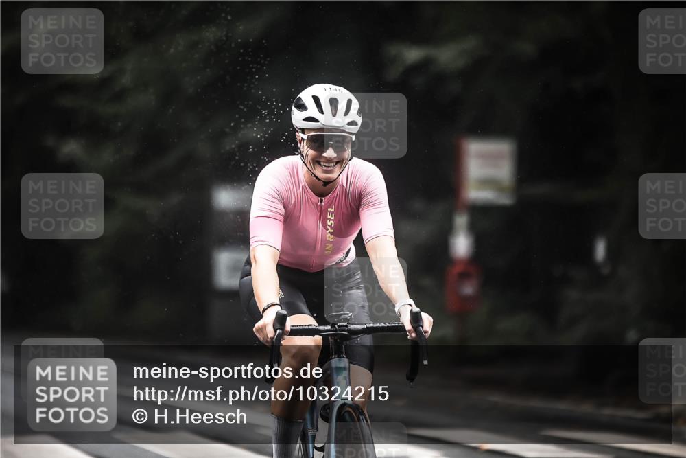 13.09.2026 - Stadtparktriathlon H.Heesch http://msf.ph/oto/10324215 13.09.2026 12:41:50 Radfahren 1058, 1145, 1147, 1234 meine-sportfotos.de