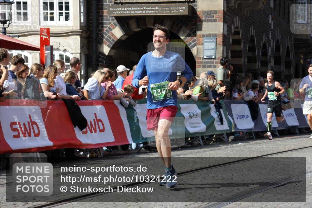 13.09.2026 - 21. swb-Marathon Bremen Strokosch-Dieckow http://msf.ph/oto/10324222 13.09.2026 13:10:43 Ziel 604, 640, 957, 1277, 2605, 3959, 5532, 6267, 7881, 8033, 8064, 8709, 384, 1385, 1498, 2021, 2759, 4023, 4475, 4571, 5155, 5168, 5314, 5387, 7115, 7136, 9622, 9659, 13248 meine-sportfotos.de