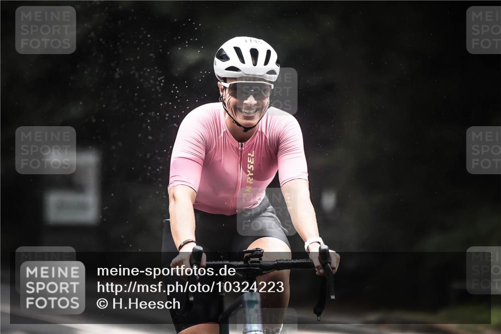 13.09.2026 - Stadtparktriathlon H.Heesch http://msf.ph/oto/10324223 13.09.2026 12:41:50 Radfahren 1058, 1145, 1147, 1234 meine-sportfotos.de