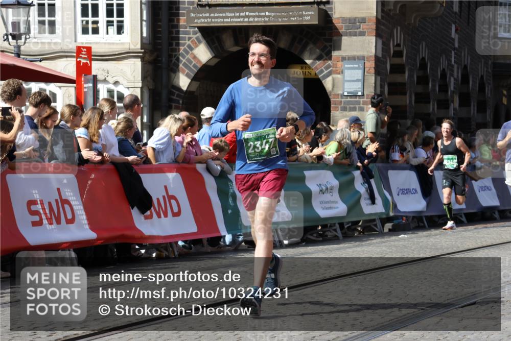 13.09.2026 - 21. swb-Marathon Bremen Strokosch-Dieckow http://msf.ph/oto/10324231 13.09.2026 13:10:43 Ziel 604, 640, 957, 1277, 2605, 3959, 5532, 6267, 7881, 8033, 8064, 8709, 384, 1385, 1498, 2021, 2759, 4023, 4475, 4571, 5155, 5168, 5314, 5387, 7115, 7136, 9622, 9659, 13248 meine-sportfotos.de