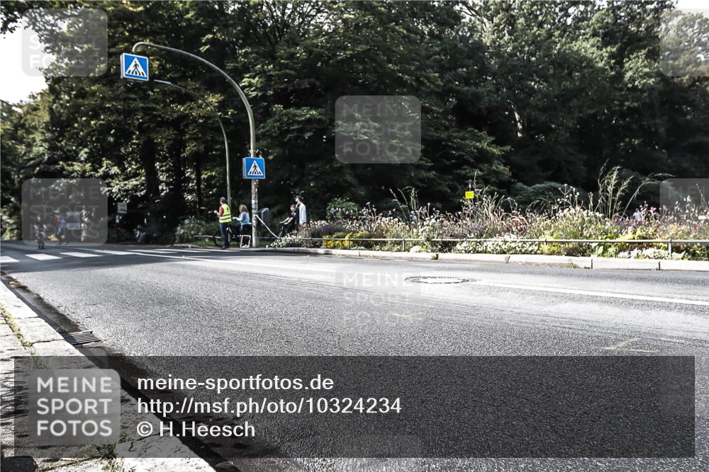13.09.2026 - Stadtparktriathlon H.Heesch http://msf.ph/oto/10324234 13.09.2026 11:27:58 Radfahren 633, 713, 731, 796 meine-sportfotos.de