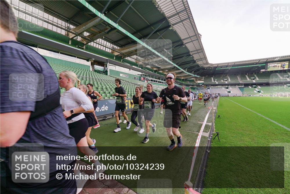 13.09.2026 - 21. swb-Marathon Bremen Michael Burmester http://msf.ph/oto/10324239 13.09.2026 13:26:55 Laufen im Stadion 186, 202, 357, 364, 390, 530, 597, 645, 833, 966, 1077, 1283, 1412, 1443, 1459, 1473, 1487, 1530, 1608, 1618, 1700, 1744, 1769, 1828, 1961, 2058, 2236, 2273, 2298, 2308, 2309, 2382, 2384, 2388, 2404, 2428, 2507, 2508, 2542, 2558, 2576, 2582, 2592, 2656, 2675, 2725, 2748, 2762, 2817, 2875, 2876, 2923, 2965, 2970, 3045, 3047, 3050, 3062, 3073, 3084, 3097, 3172, 3184, 3219, 3359, 3433, 3540, 3592, 3629, 3756, 3885, 3907, 3978 meine-sportfotos.de