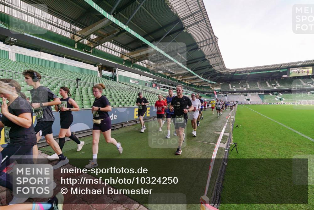 13.09.2026 - 21. swb-Marathon Bremen Michael Burmester http://msf.ph/oto/10324250 13.09.2026 13:26:56 Laufen im Stadion 186, 202, 357, 364, 390, 530, 597, 645, 833, 1077, 1283, 1412, 1443, 1459, 1473, 1487, 1530, 1608, 1618, 1700, 1744, 1769, 1828, 1961, 2058, 2236, 2273, 2298, 2308, 2309, 2382, 2384, 2388, 2404, 2428, 2507, 2508, 2542, 2558, 2576, 2582, 2592, 2656, 2675, 2725, 2748, 2762, 2817, 2875, 2876, 2923, 2965, 2970, 3045, 3047, 3050, 3062, 3073, 3084, 3097, 3172, 3184, 3219, 3359, 3433, 3540, 3592, 3629, 3756, 3885, 3907, 3978 meine-sportfotos.de