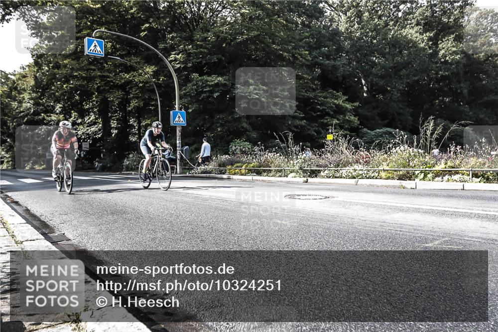 13.09.2026 - Stadtparktriathlon H.Heesch http://msf.ph/oto/10324251 13.09.2026 11:28:00 Radfahren 633, 713, 796 meine-sportfotos.de