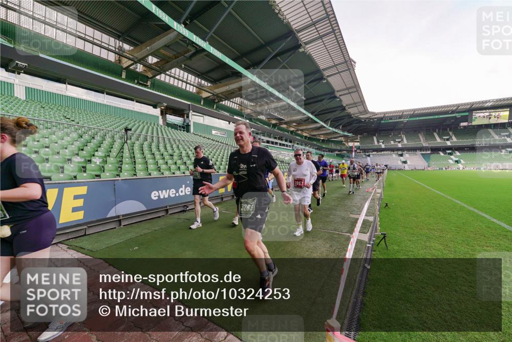 13.09.2026 - 21. swb-Marathon Bremen Michael Burmester http://msf.ph/oto/10324253 13.09.2026 13:26:56 Laufen im Stadion 186, 202, 357, 364, 390, 530, 597, 645, 833, 1077, 1283, 1412, 1443, 1459, 1473, 1487, 1530, 1608, 1618, 1700, 1744, 1769, 1828, 1961, 2058, 2236, 2273, 2298, 2308, 2309, 2382, 2384, 2388, 2404, 2428, 2507, 2508, 2542, 2558, 2576, 2582, 2592, 2656, 2675, 2725, 2748, 2762, 2817, 2875, 2876, 2923, 2965, 2970, 3045, 3047, 3050, 3062, 3073, 3084, 3097, 3172, 3184, 3219, 3359, 3433, 3540, 3592, 3629, 3756, 3885, 3907, 3978 meine-sportfotos.de
