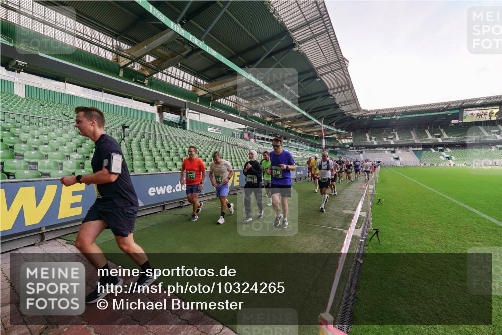 13.09.2026 - 21. swb-Marathon Bremen Michael Burmester http://msf.ph/oto/10324265 13.09.2026 13:26:59 Laufen im Stadion 186, 202, 357, 364, 390, 530, 597, 645, 726, 833, 1077, 1283, 1412, 1443, 1459, 1473, 1487, 1530, 1608, 1618, 1700, 1744, 1769, 1828, 1961, 2058, 2236, 2273, 2298, 2308, 2309, 2382, 2384, 2388, 2404, 2428, 2507, 2508, 2542, 2558, 2576, 2582, 2592, 2656, 2675, 2725, 2748, 2762, 2817, 2875, 2876, 2923, 2965, 2970, 3045, 3047, 3050, 3062, 3073, 3084, 3097, 3172, 3184, 3219, 3359, 3433, 3540, 3592, 3629, 3756, 3885, 3907, 3978, 4660 meine-sportfotos.de
