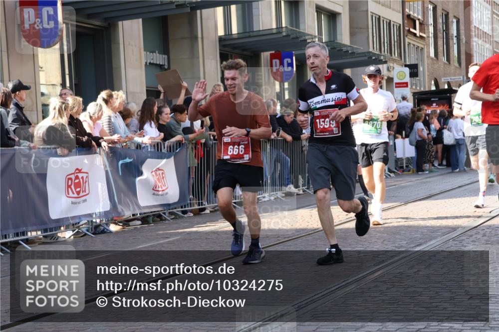 13.09.2026 - 21. swb-Marathon Bremen Strokosch-Dieckow http://msf.ph/oto/10324275 13.09.2026 13:19:22 Ziel 161, 461, 926, 1010, 1232, 1281, 1468, 1535, 1642, 2870, 2906, 3319, 3966, 4101, 4455, 4479, 4480, 4977, 4978, 7037, 7140, 7268, 7655, 7945, 8153, 8185, 8263, 9082, 9359, 9984, 13163, 189, 666, 1599, 2007, 2390, 2423, 2535, 3182, 3508, 4319, 4819, 4857, 5172, 5371, 6008, 6137, 6633, 7647, 7686, 7754, 9512, 9552, 9638, 9805 meine-sportfotos.de