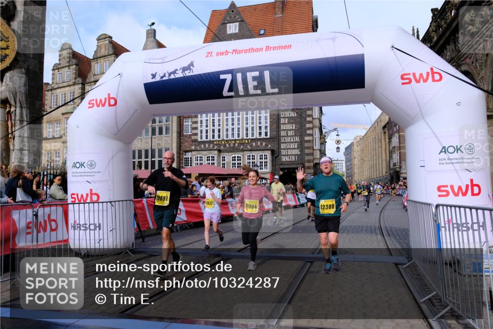 13.09.2026 - 21. swb-Marathon Bremen Tim E. http://msf.ph/oto/10324287 13.09.2026 11:00:09 Ziel 10175, 10236, 10355, 10669, 10691, 10867, 10928, 10929, 11054, 11056, 11089, 11194, 11250, 11419, 11427, 11445, 11501, 11637, 11803, 11879, 11904, 12138, 12238, 12239, 12242, 12243, 12388, 12480 meine-sportfotos.de