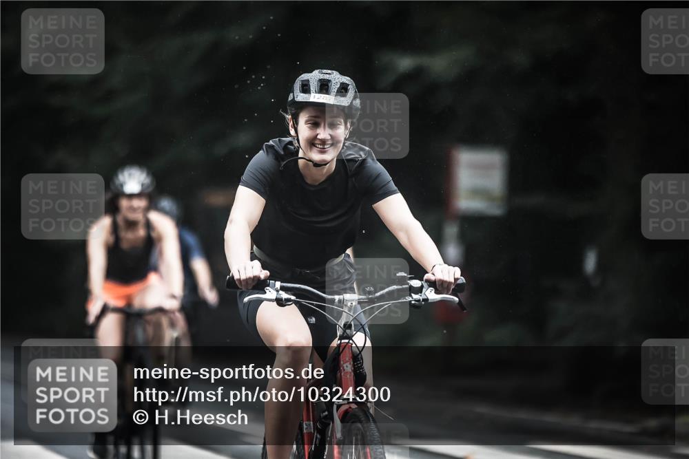 13.09.2026 - Stadtparktriathlon H.Heesch http://msf.ph/oto/10324300 13.09.2026 12:42:00 Radfahren 1089, 1107, 1147, 1161, 1184, 1196, 1210, 1234, 1253, 1276, 1284, 1287, 1292, 1293 meine-sportfotos.de