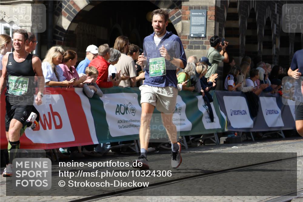 13.09.2026 - 21. swb-Marathon Bremen Strokosch-Dieckow http://msf.ph/oto/10324306 13.09.2026 13:10:46 Ziel 604, 640, 1277, 2605, 3959, 5532, 5620, 6267, 7881, 8033, 8064, 8709, 384, 697, 1385, 2021, 2759, 4023, 4475, 4571, 5079, 5155, 5168, 5314, 5387, 6657, 7115, 7136, 9622, 9659 meine-sportfotos.de