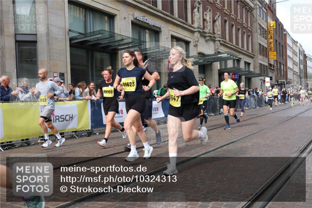 13.09.2026 - 21. swb-Marathon Bremen Strokosch-Dieckow http://msf.ph/oto/10324313 13.09.2026 11:00:14 Ziel 10144, 10263, 10272, 10275, 10306, 10369, 10677, 10801, 11045, 11126, 11129, 11162, 11180, 11343, 11475, 11556, 11687, 11708, 11769, 11838, 12018, 12105, 12106, 12291, 12394, 12430, 12530, 12531, 10144, 10175, 10758, 10810, 10867, 11016, 11071, 11158, 11159, 11160, 11250, 11259, 11427, 11445, 11453, 11524, 11525, 11528, 11547, 11587, 11588, 11589, 11623, 11637, 11879, 11907, 12123, 12190, 12238, 12239, 12274, 12352 meine-sportfotos.de