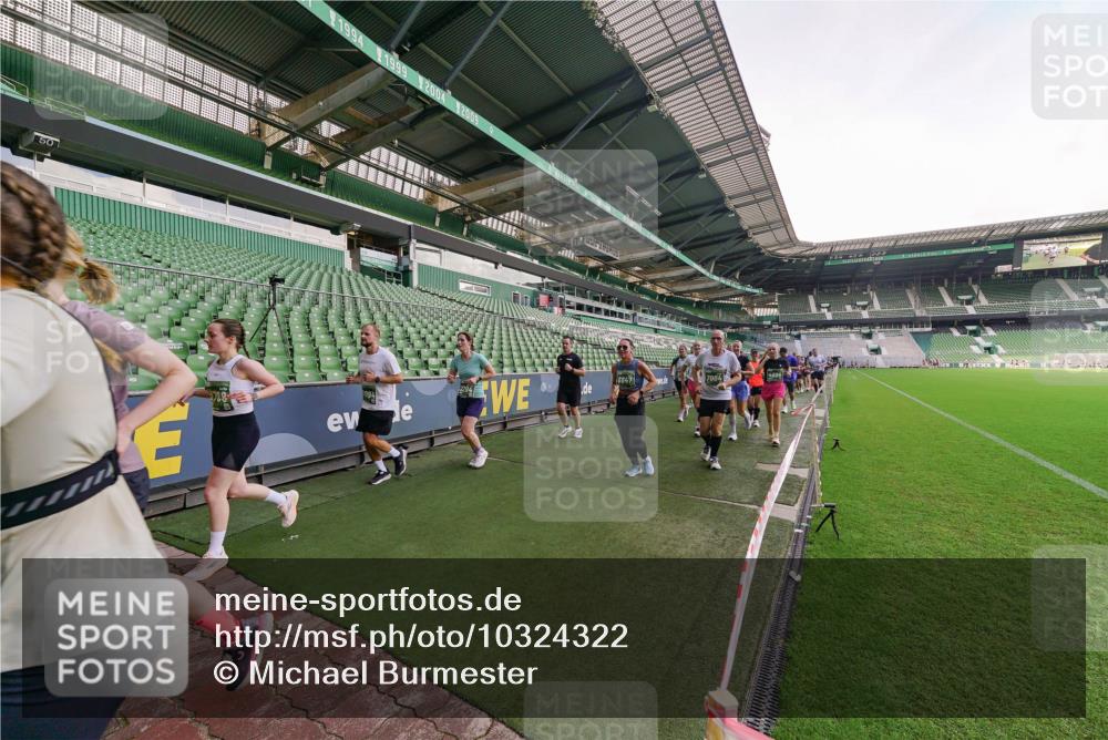 13.09.2026 - 21. swb-Marathon Bremen Michael Burmester http://msf.ph/oto/10324322 13.09.2026 13:27:06 Laufen im Stadion 186, 202, 357, 364, 390, 530, 597, 645, 726, 833, 888, 1077, 1283, 1412, 1473, 1487, 1530, 1608, 1618, 1700, 1744, 1769, 1828, 1961, 1984, 2236, 2273, 2298, 2309, 2382, 2384, 2388, 2404, 2428, 2507, 2508, 2542, 2558, 2576, 2582, 2592, 2656, 2675, 2725, 2748, 2817, 2875, 2876, 2923, 2965, 2970, 3045, 3047, 3050, 3062, 3073, 3084, 3097, 3172, 3184, 3219, 3359, 3433, 3540, 3592, 3629, 3756, 3885, 3907, 3978, 4457, 4660 meine-sportfotos.de