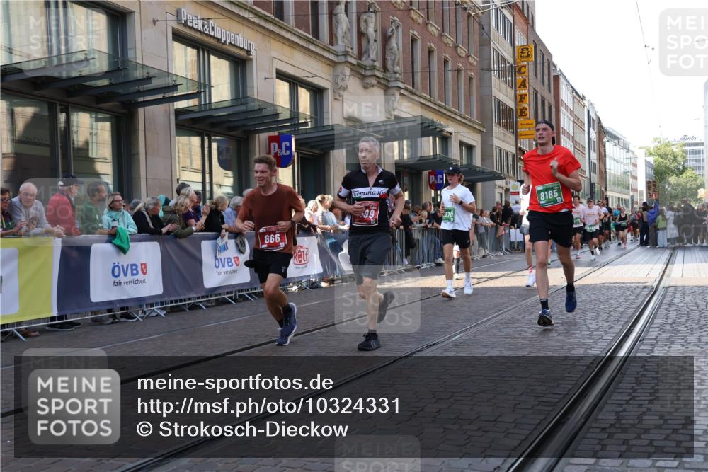 13.09.2026 - 21. swb-Marathon Bremen Strokosch-Dieckow http://msf.ph/oto/10324331 13.09.2026 13:19:23 Ziel 161, 411, 461, 926, 1010, 1232, 1281, 1468, 1535, 1642, 2870, 2906, 3319, 3966, 4101, 4455, 4479, 4480, 4977, 4978, 7037, 7140, 7268, 7655, 7945, 8153, 8185, 8263, 9082, 9359, 9984, 13163, 189, 666, 1599, 2007, 2390, 2423, 2535, 3182, 3508, 4319, 4819, 4857, 5172, 5371, 6008, 6137, 6633, 7647, 7686, 7754, 7945, 9512, 9552, 9638, 9805 meine-sportfotos.de