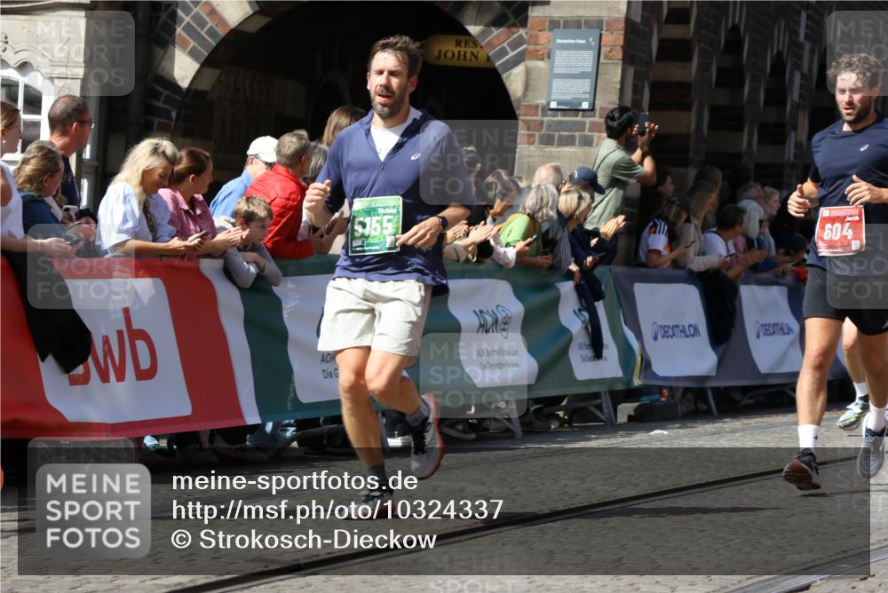 13.09.2026 - 21. swb-Marathon Bremen Strokosch-Dieckow http://msf.ph/oto/10324337 13.09.2026 13:10:46 Ziel 604, 640, 1277, 2605, 3959, 5532, 5620, 6267, 7881, 8033, 8064, 8709, 384, 697, 1385, 2021, 2759, 4023, 4475, 4571, 5079, 5155, 5168, 5314, 5387, 6657, 7115, 7136, 9622, 9659 meine-sportfotos.de