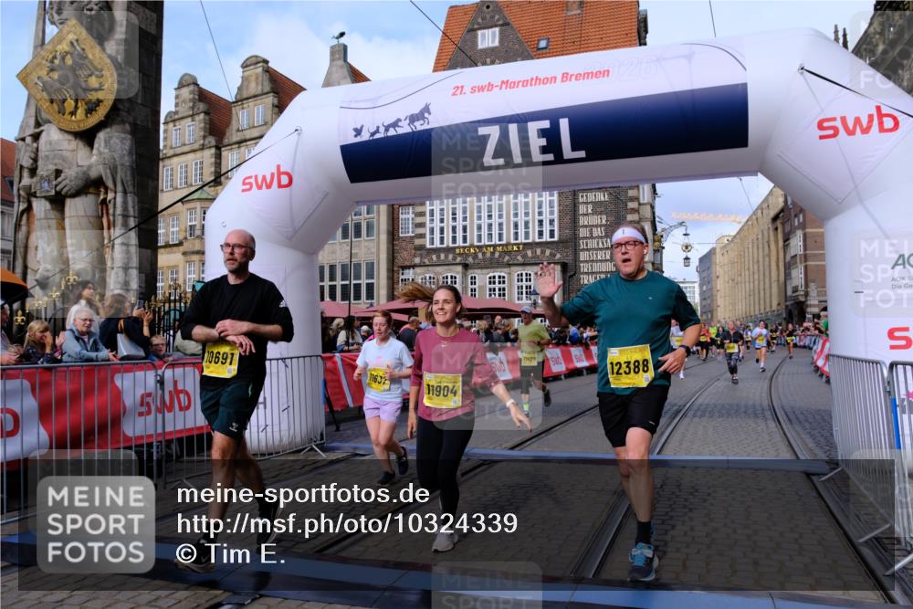 13.09.2026 - 21. swb-Marathon Bremen Tim E. http://msf.ph/oto/10324339 13.09.2026 11:00:10 Ziel 10175, 10236, 10355, 10669, 10691, 10867, 10928, 10929, 11054, 11056, 11071, 11089, 11194, 11250, 11419, 11427, 11445, 11501, 11637, 11803, 11879, 11904, 12138, 12238, 12239, 12242, 12243, 12388, 12480 meine-sportfotos.de