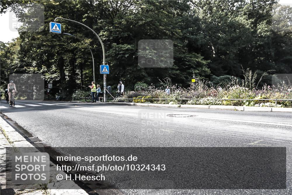 13.09.2026 - Stadtparktriathlon H.Heesch http://msf.ph/oto/10324343 13.09.2026 11:28:06 Radfahren 602, 760 meine-sportfotos.de
