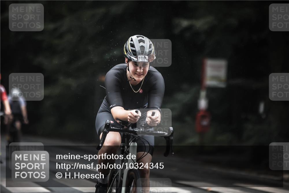 13.09.2026 - Stadtparktriathlon H.Heesch http://msf.ph/oto/10324345 13.09.2026 12:42:03 Radfahren 1089, 1107, 1161, 1184, 1196, 1210, 1253, 1276, 1284, 1287, 1292, 1293 meine-sportfotos.de