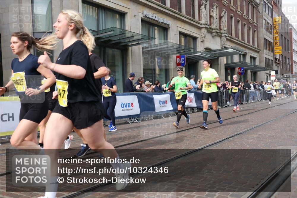 13.09.2026 - 21. swb-Marathon Bremen Strokosch-Dieckow http://msf.ph/oto/10324346 13.09.2026 11:00:15 Ziel 10263, 10272, 10275, 10306, 10369, 10677, 10801, 11045, 11126, 11129, 11162, 11180, 11343, 11475, 11556, 11687, 11708, 11769, 11838, 11959, 12018, 12105, 12106, 12291, 12394, 12430, 12530, 12531, 10144, 10175, 10758, 10810, 10867, 11016, 11071, 11158, 11159, 11160, 11250, 11259, 11427, 11445, 11453, 11524, 11525, 11528, 11547, 11587, 11588, 11589, 11623, 11879, 11907, 12105, 12106, 12123, 12190, 12238, 12239, 12274, 12352 meine-sportfotos.de