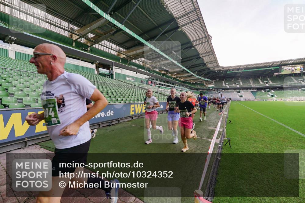 13.09.2026 - 21. swb-Marathon Bremen Michael Burmester http://msf.ph/oto/10324352 13.09.2026 13:27:08 Laufen im Stadion 186, 202, 357, 364, 390, 530, 597, 645, 726, 833, 888, 1077, 1283, 1412, 1473, 1487, 1530, 1608, 1618, 1700, 1744, 1769, 1828, 1961, 1984, 2236, 2273, 2309, 2382, 2384, 2388, 2404, 2428, 2502, 2507, 2508, 2542, 2558, 2576, 2582, 2592, 2656, 2675, 2725, 2748, 2817, 2875, 2876, 2923, 2965, 2970, 3045, 3047, 3050, 3062, 3073, 3084, 3097, 3172, 3184, 3219, 3359, 3433, 3540, 3592, 3629, 3756, 3885, 3907, 3978, 4457, 4660 meine-sportfotos.de