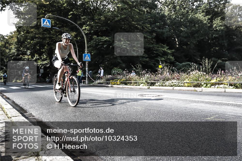 13.09.2026 - Stadtparktriathlon H.Heesch http://msf.ph/oto/10324353 13.09.2026 11:28:07 Radfahren 602, 760 meine-sportfotos.de