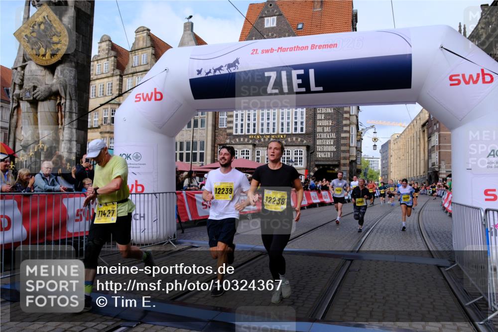 13.09.2026 - 21. swb-Marathon Bremen Tim E. http://msf.ph/oto/10324367 13.09.2026 11:00:12 Ziel 10175, 10236, 10355, 10669, 10691, 10867, 11054, 11056, 11071, 11089, 11158, 11159, 11160, 11194, 11250, 11259, 11427, 11445, 11453, 11528, 11637, 11803, 11879, 11904, 12123, 12138, 12238, 12239, 12242, 12243, 12274, 12388, 12480 meine-sportfotos.de