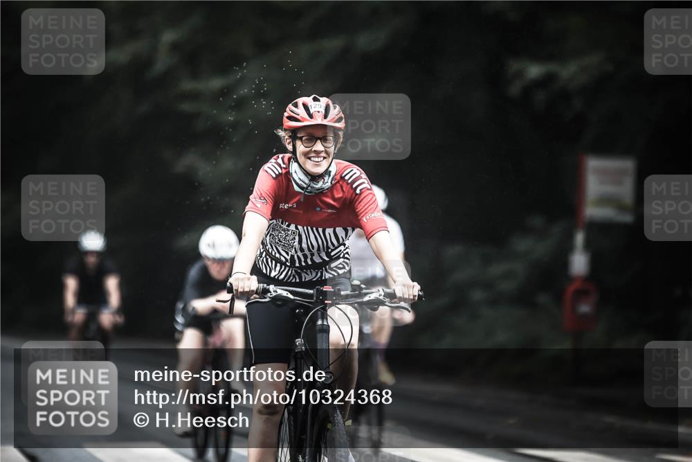 13.09.2026 - Stadtparktriathlon H.Heesch http://msf.ph/oto/10324368 13.09.2026 12:42:05 Radfahren 1089, 1107, 1161, 1184, 1196, 1210, 1276, 1284, 1287, 1292, 1293 meine-sportfotos.de
