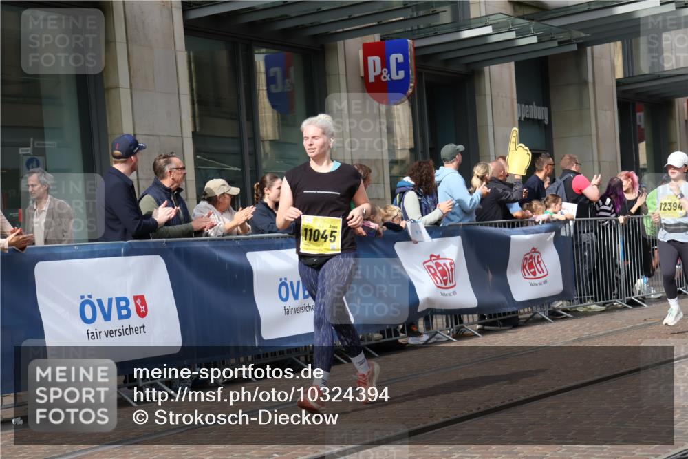 13.09.2026 - 21. swb-Marathon Bremen Strokosch-Dieckow http://msf.ph/oto/10324394 13.09.2026 11:00:17 Ziel 10263, 10272, 10275, 10306, 10369, 10677, 10801, 11045, 11126, 11162, 11180, 11343, 11475, 11556, 11687, 11708, 11769, 11797, 11838, 11959, 12018, 12397, 12430, 12530, 12531, 10144, 10175, 10758, 10801, 10810, 10867, 11016, 11071, 11129, 11158, 11159, 11160, 11250, 11259, 11445, 11453, 11524, 11525, 11528, 11547, 11587, 11588, 11589, 11623, 11879, 11907, 12105, 12106, 12123, 12190, 12274, 12291, 12352, 12394, 12530, 12531 meine-sportfotos.de