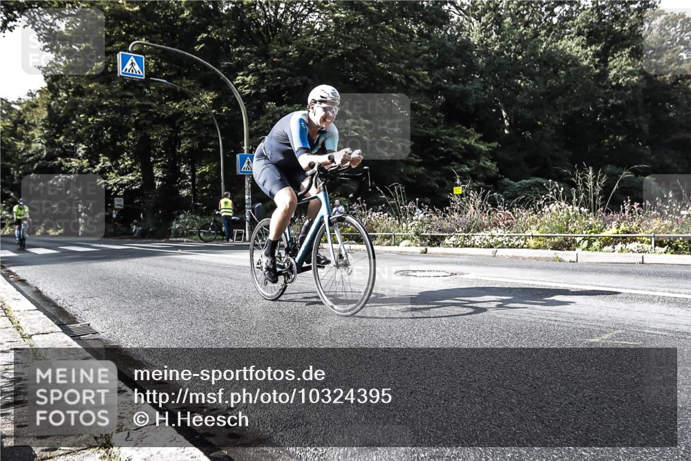 13.09.2026 - Stadtparktriathlon H.Heesch http://msf.ph/oto/10324395 13.09.2026 11:28:11 Radfahren 602, 668, 720, 760 meine-sportfotos.de