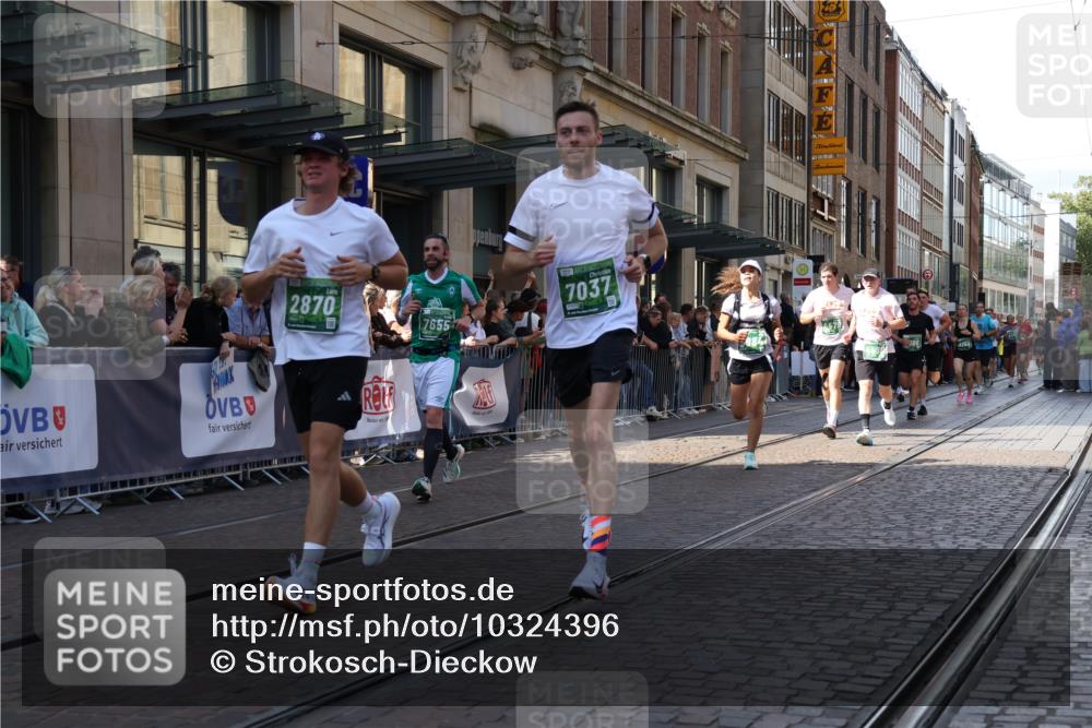 13.09.2026 - 21. swb-Marathon Bremen Strokosch-Dieckow http://msf.ph/oto/10324396 13.09.2026 13:19:25 Ziel 161, 411, 461, 926, 1010, 1053, 1232, 1281, 1468, 1535, 1551, 1642, 2870, 2906, 3240, 3319, 3411, 3966, 4101, 4479, 4480, 4977, 4978, 7037, 7140, 7268, 7488, 7655, 8185, 8263, 9082, 9359, 9984, 13163, 189, 666, 1599, 2007, 2390, 2423, 2535, 3182, 3508, 4319, 4455, 4819, 4857, 5172, 5371, 6008, 6137, 6633, 7268, 7686, 7754, 7945, 8153, 9552, 9638, 9805 meine-sportfotos.de